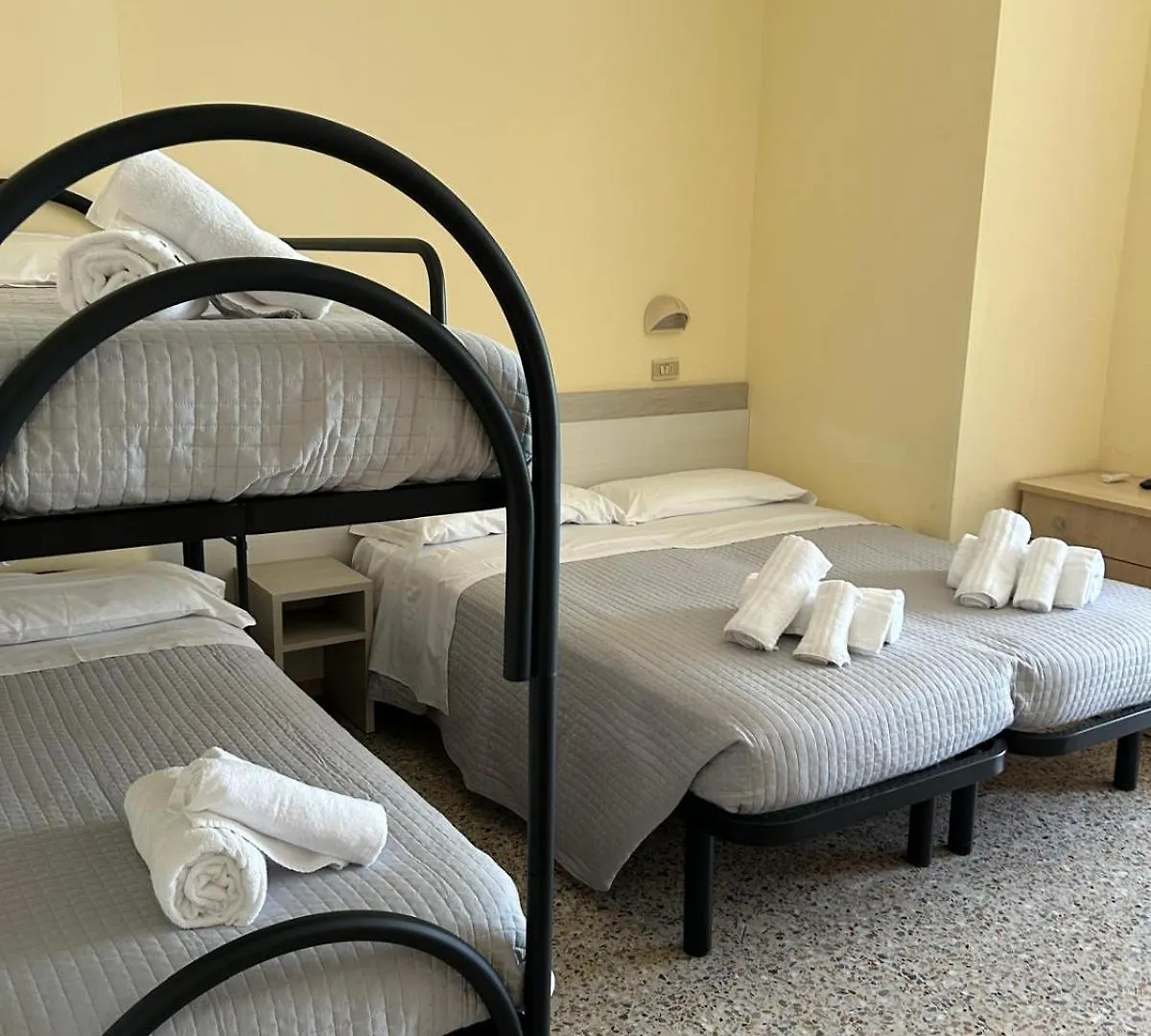 Hotel Niagara Cesenatico 3*,  Italien